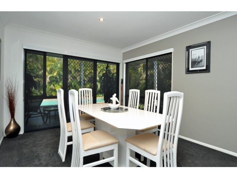 5 Dallow Crescent, Helensvale QLD 4212