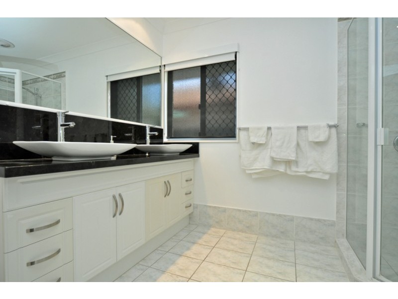 5 Dallow Crescent, Helensvale QLD 4212