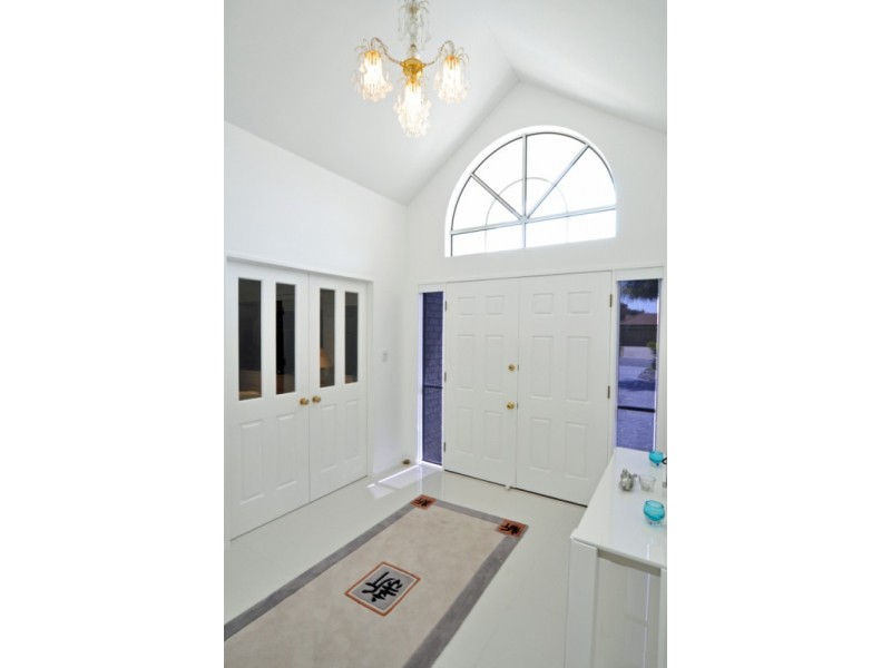 5 Dallow Crescent, Helensvale QLD 4212