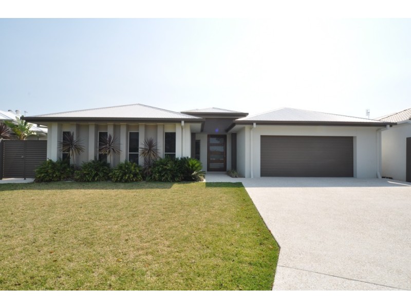 5 Ben Dalley Drive, Helensvale QLD 4212