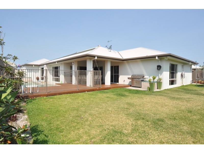 5 Ben Dalley Drive, Helensvale QLD 4212