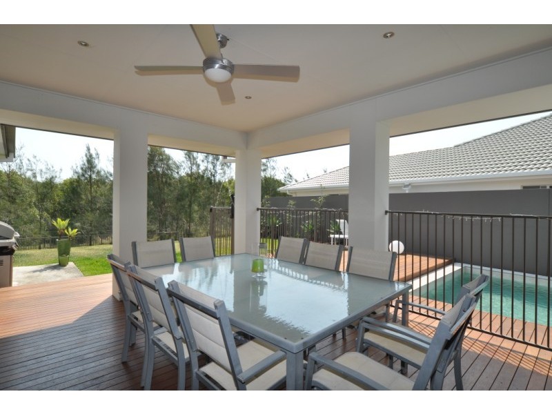 5 Ben Dalley Drive, Helensvale QLD 4212