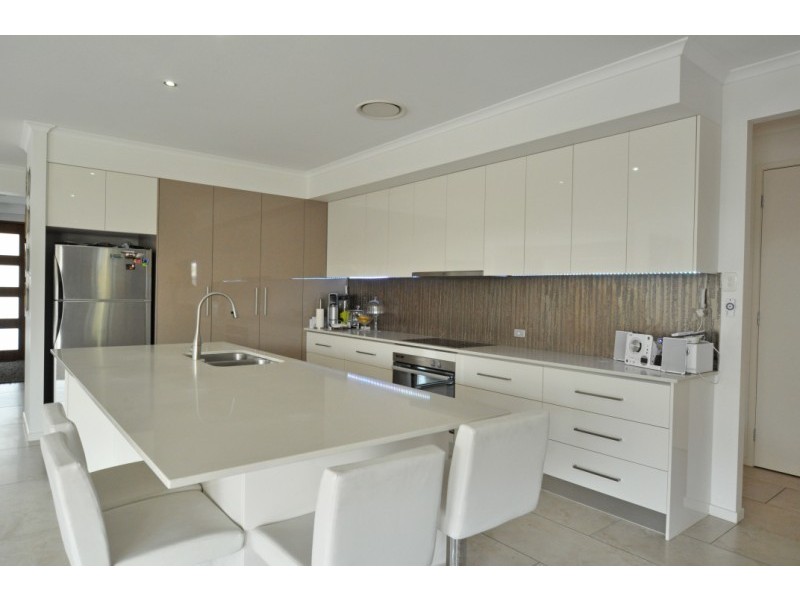 5 Ben Dalley Drive, Helensvale QLD 4212