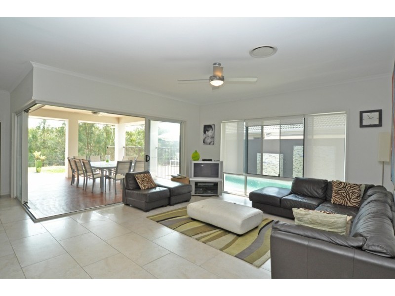 5 Ben Dalley Drive, Helensvale QLD 4212