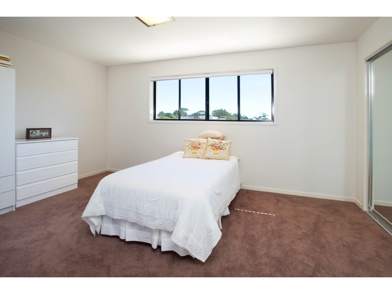 2/23 Abalone Avenue, Paradise Point QLD 4216