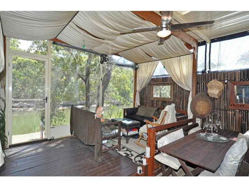 2/82 Kangaroo Avenue, Coombabah QLD 4216