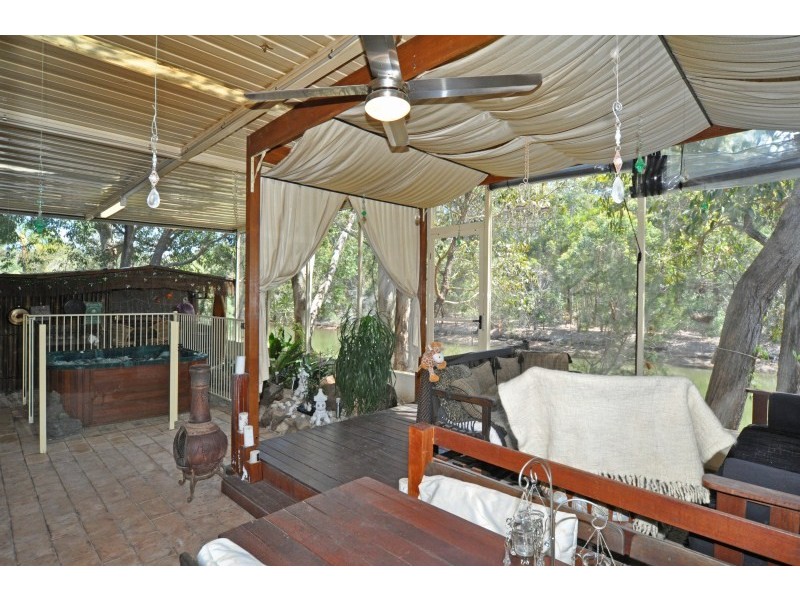 2/82 Kangaroo Avenue, Coombabah QLD 4216