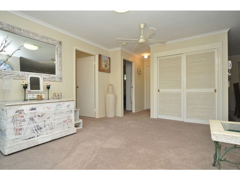 2/82 Kangaroo Avenue, Coombabah QLD 4216