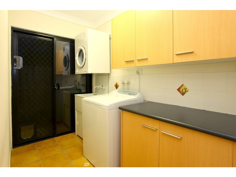17 Eastbank Terrace, Monterey Keys QLD 4212
