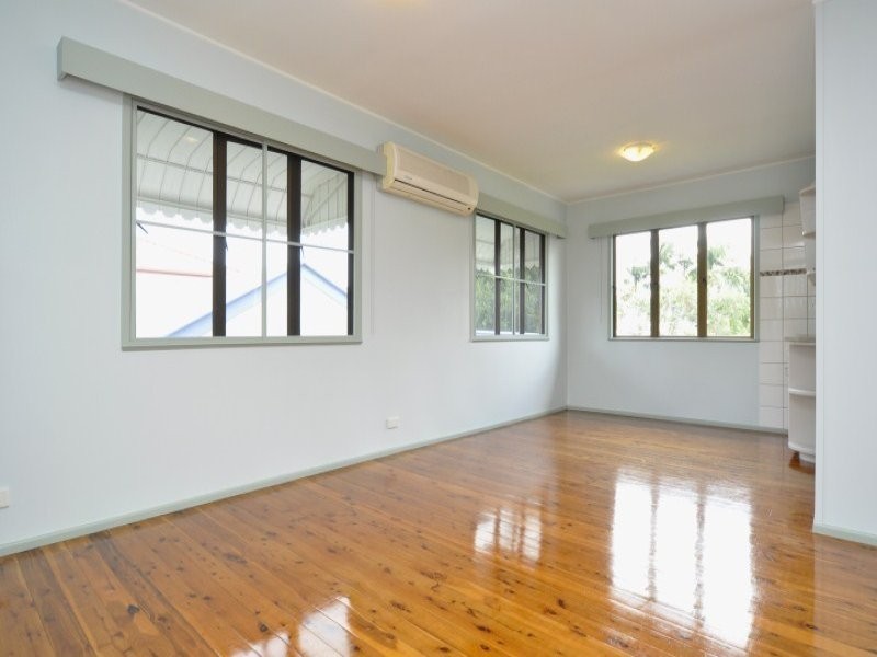 26 Ocean Street, Runaway Bay QLD 4216