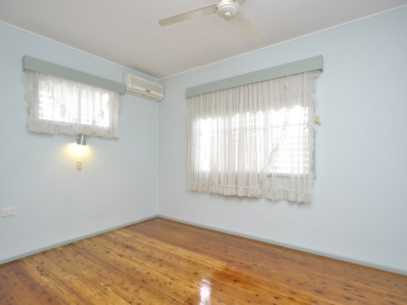 26 Ocean Street, Runaway Bay QLD 4216