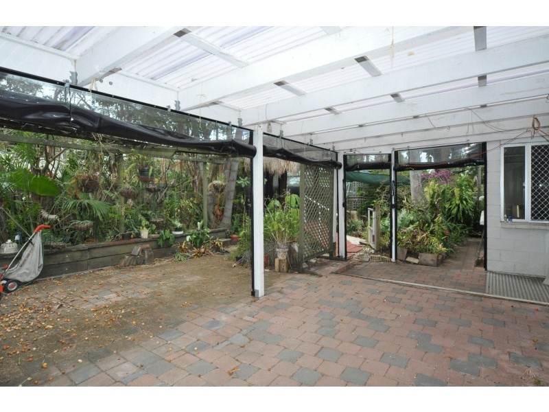 5 Robin Avenue, Paradise Point QLD 4216