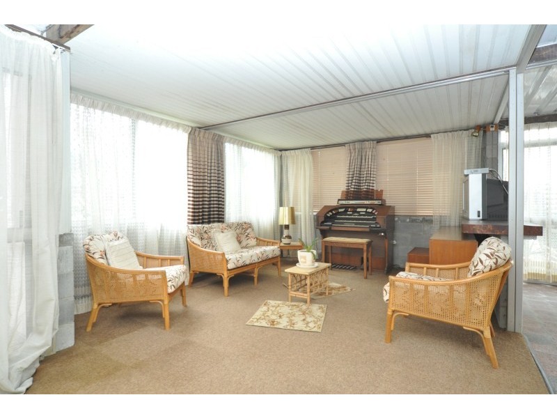 5 Robin Avenue, Paradise Point QLD 4216