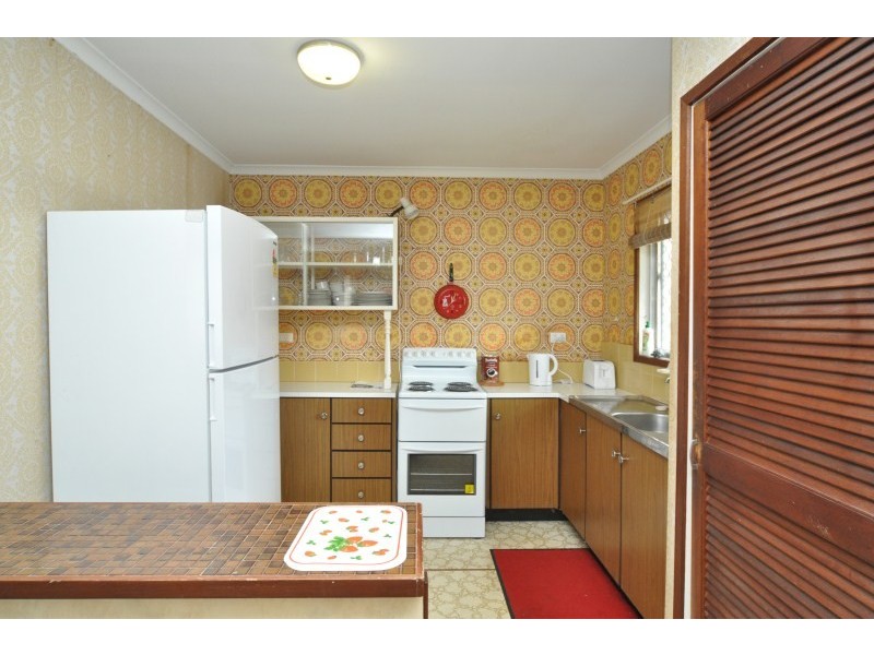 5 Robin Avenue, Paradise Point QLD 4216
