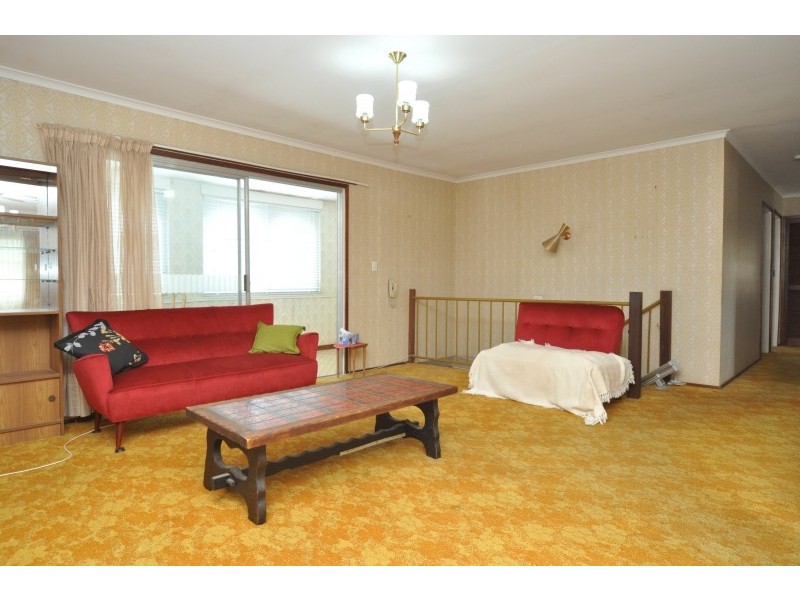 5 Robin Avenue, Paradise Point QLD 4216