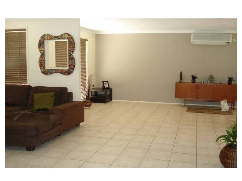 7 Kingaroy Avenue, Helensvale QLD 4212
