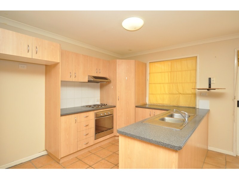2/394 Pine Ridge Road, Coombabah QLD 4216