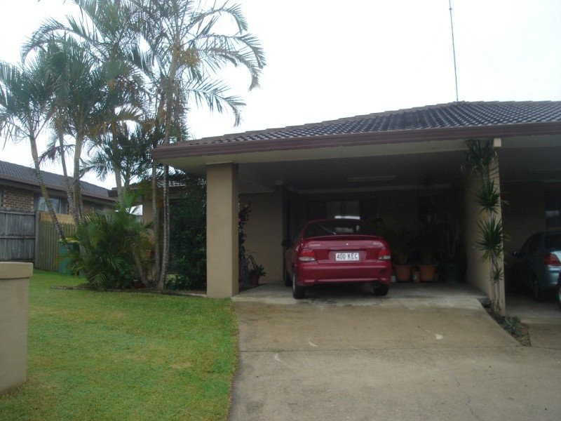 2/215 Central Street, Labrador QLD 4215