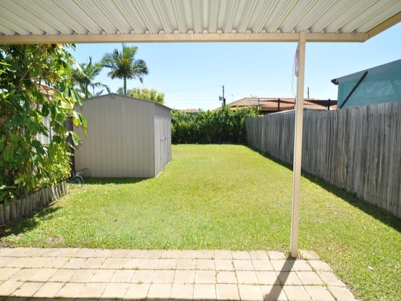 1/12 Stephanie Court, Labrador QLD 4215