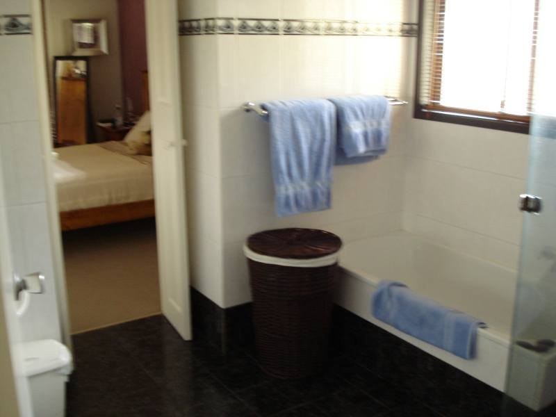 1/26 Nina Parade, Arundel QLD 4214