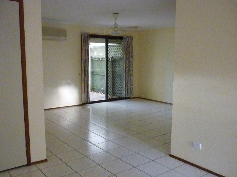 2/75 Kangaroo Avenue, Coombabah QLD 4216