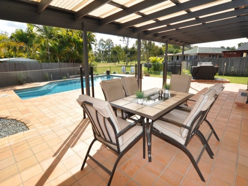 18 Midvale Place, Helensvale QLD 4212