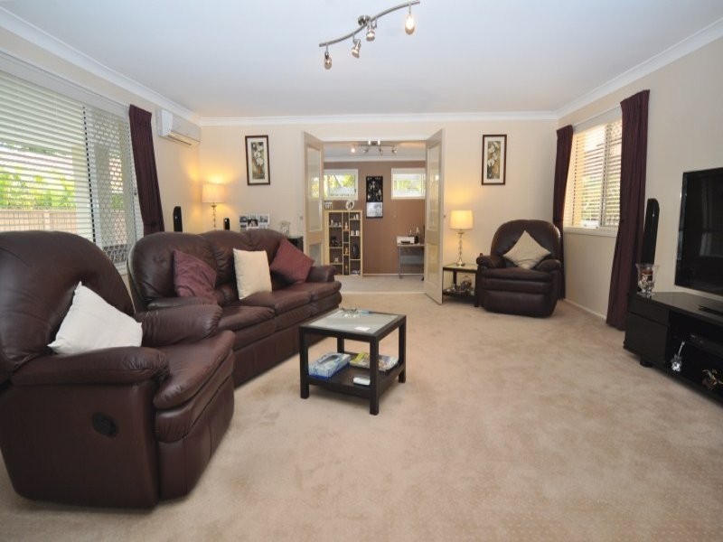 18 Midvale Place, Helensvale QLD 4212