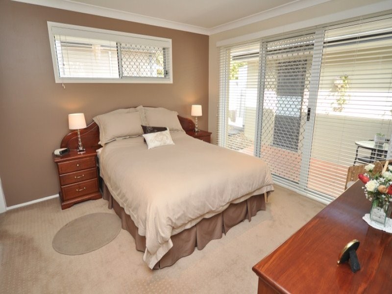 18 Midvale Place, Helensvale QLD 4212