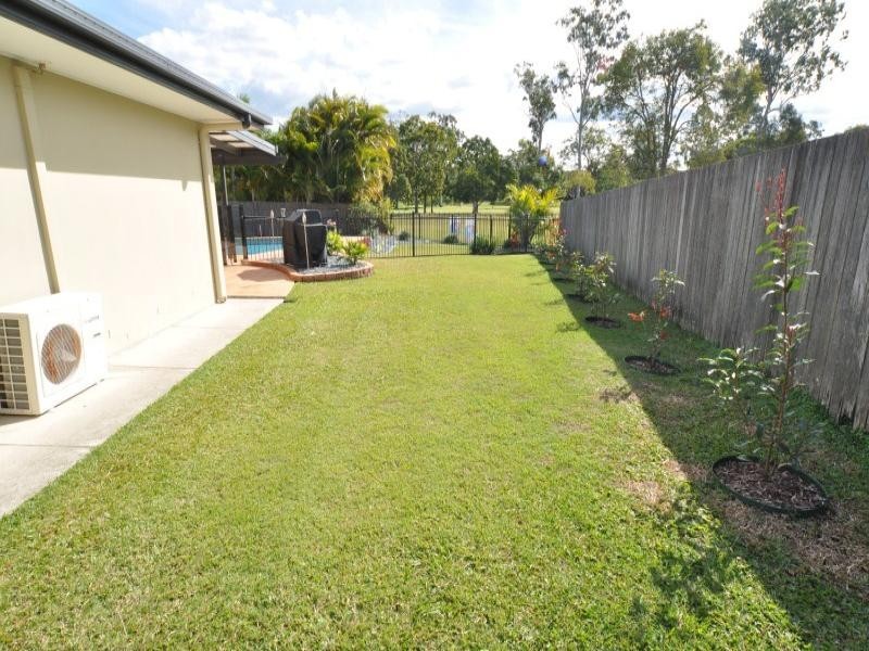 18 Midvale Place, Helensvale QLD 4212