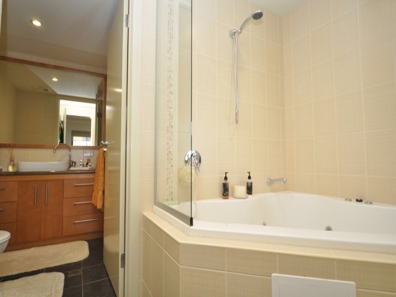 9/31 Railway Street, Southport QLD 4215