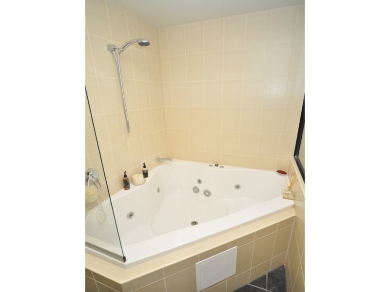 9/31 Railway Street, Southport QLD 4215