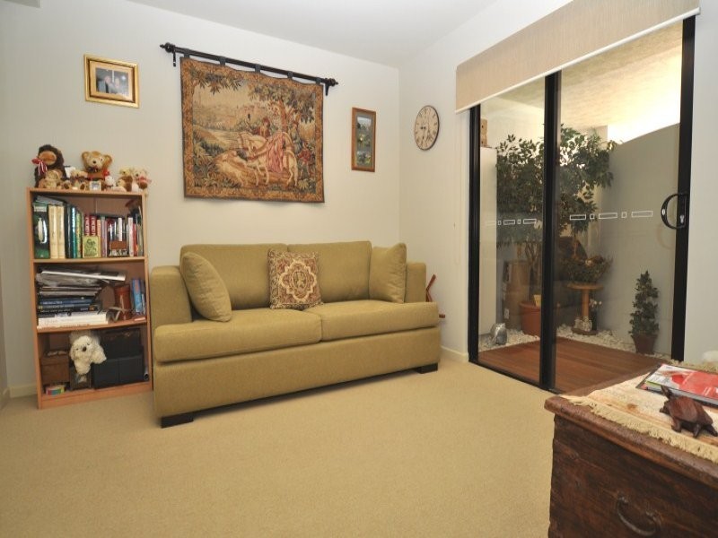 9/31 Railway Street, Southport QLD 4215