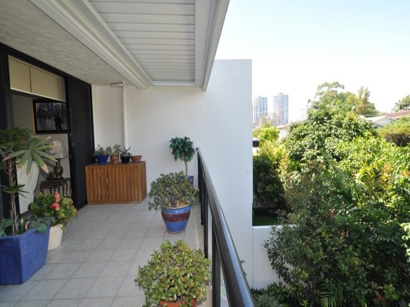 9/31 Railway Street, Southport QLD 4215