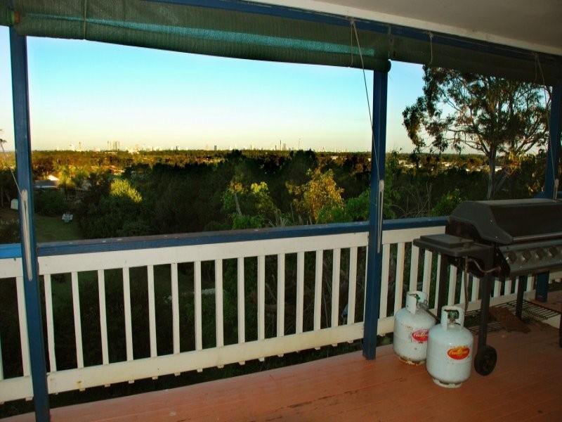 40 Uplands Drive, Parkwood QLD 4214