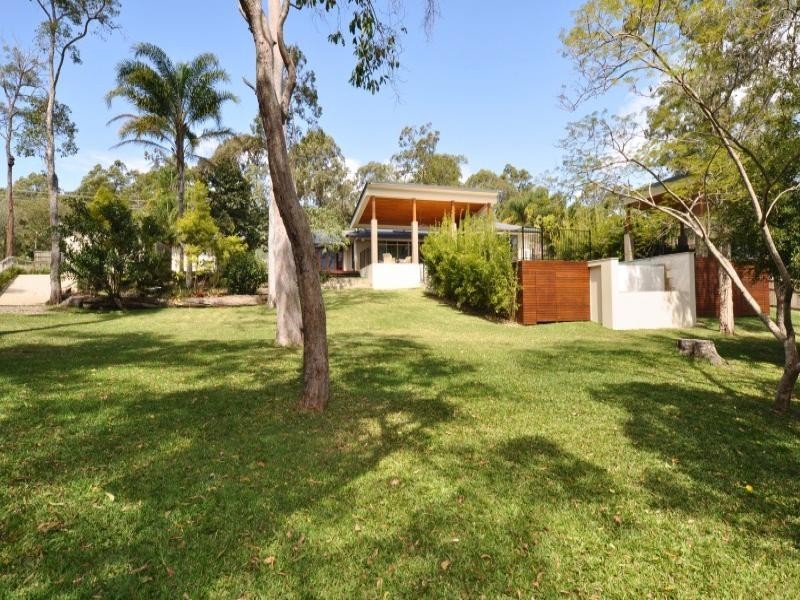 11 Uplands Drive, Parkwood QLD 4214