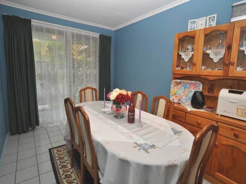 2/2 Callistemon Court, Arundel QLD 4214