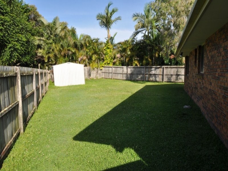 2/23 Coventry Court, Labrador QLD 4215