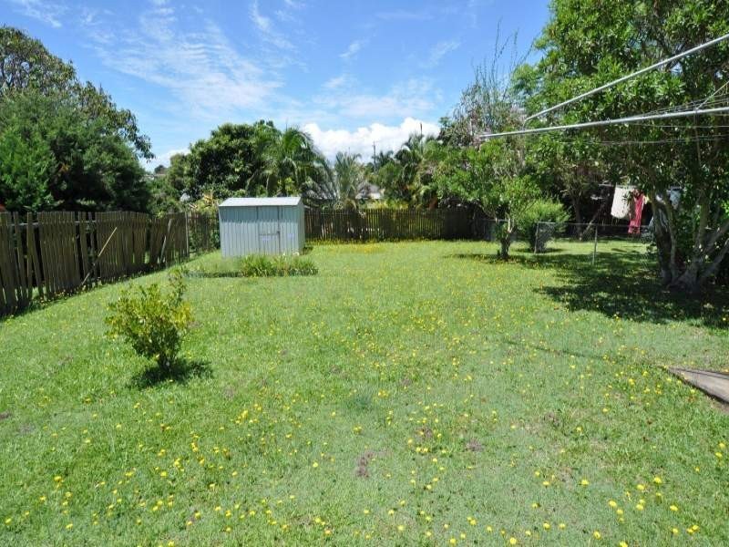 18 First Avenue, Labrador QLD 4215