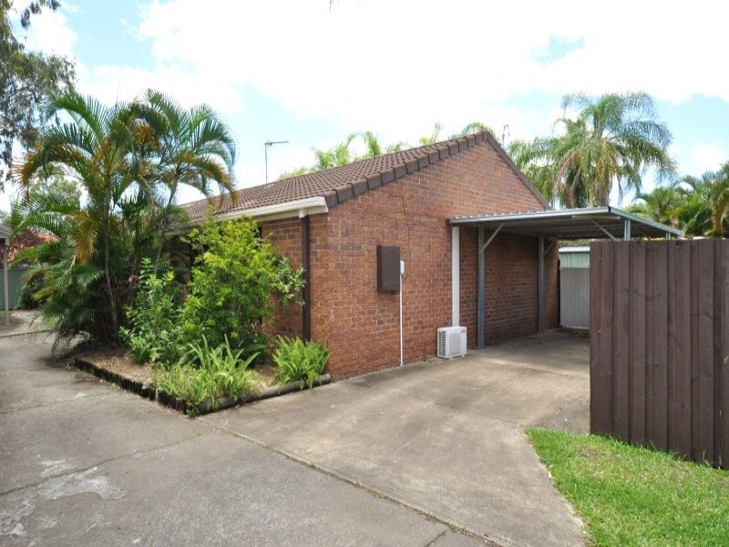 1/185 Olsen Avenue, Labrador QLD 4215
