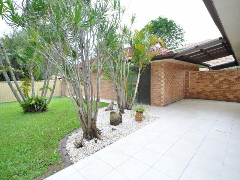2/40 Broad Street, Labrador QLD 4215