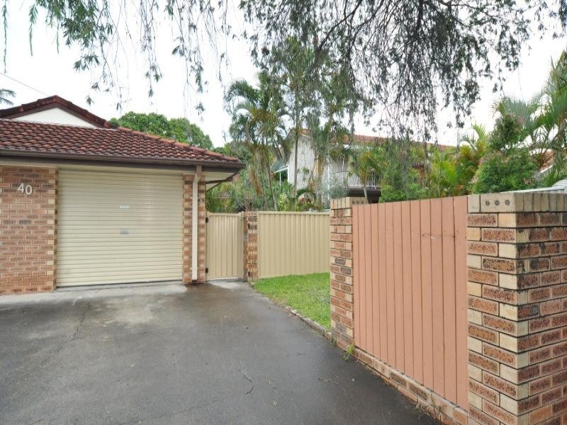 2/40 Broad Street, Labrador QLD 4215