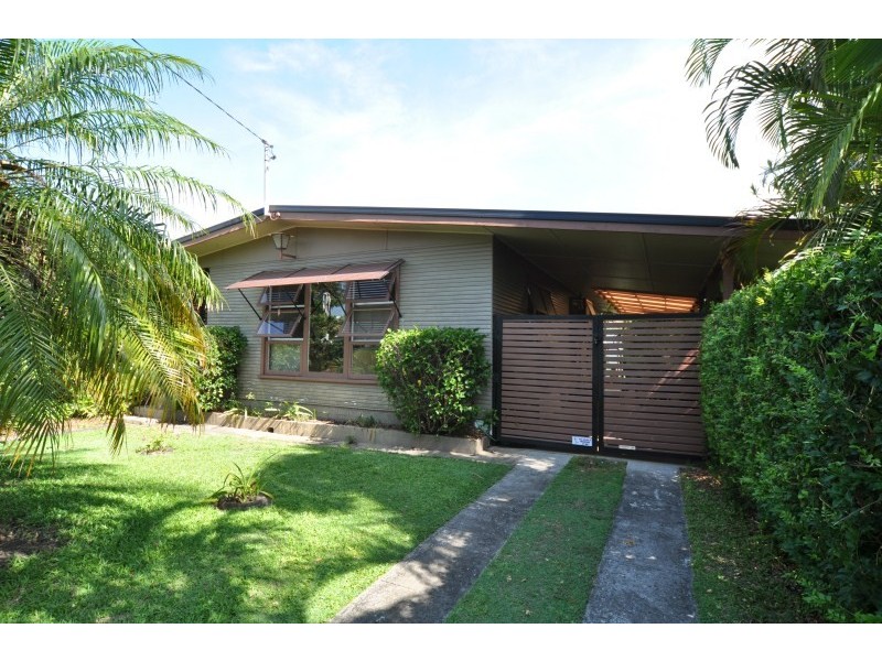 37 Reynolds Avenue, Labrador QLD 4215