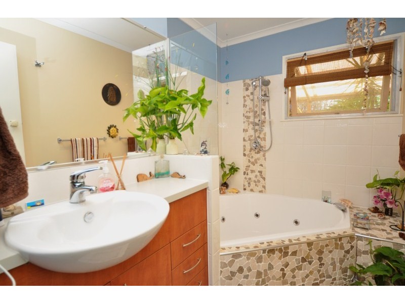 37 Reynolds Avenue, Labrador QLD 4215