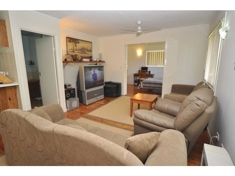 71 Nalkari Street, Coombabah QLD 4216