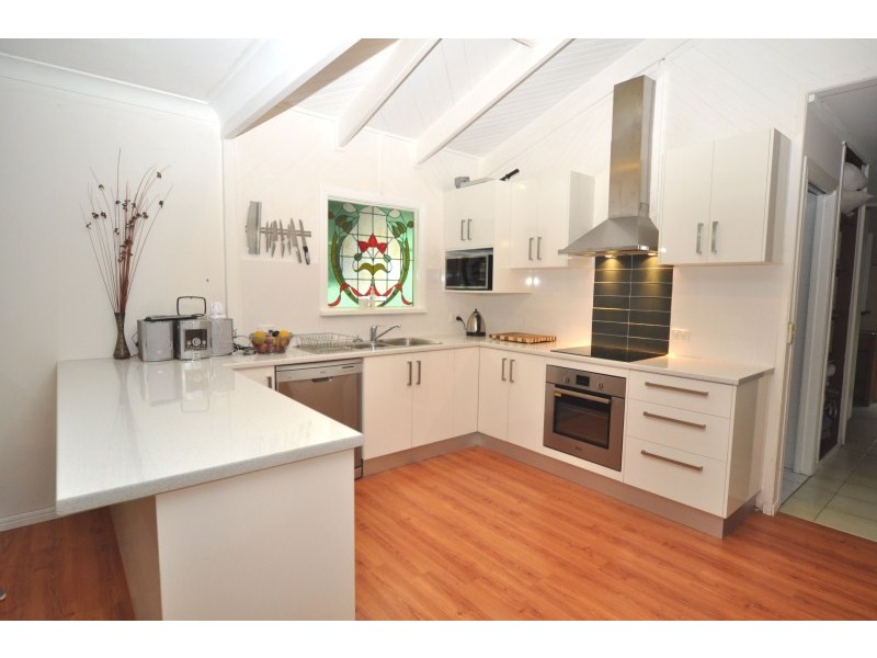 20 Sydney Street, Labrador QLD 4215