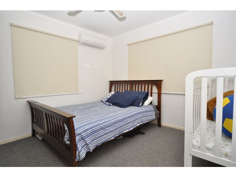 20 Sydney Street, Labrador QLD 4215