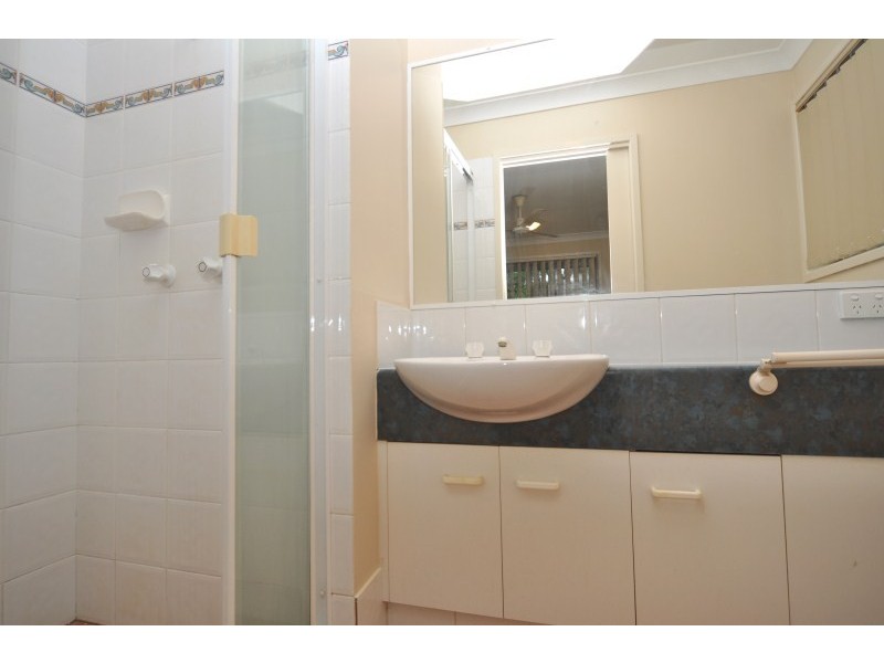 8/167 Central Street, Labrador QLD 4215