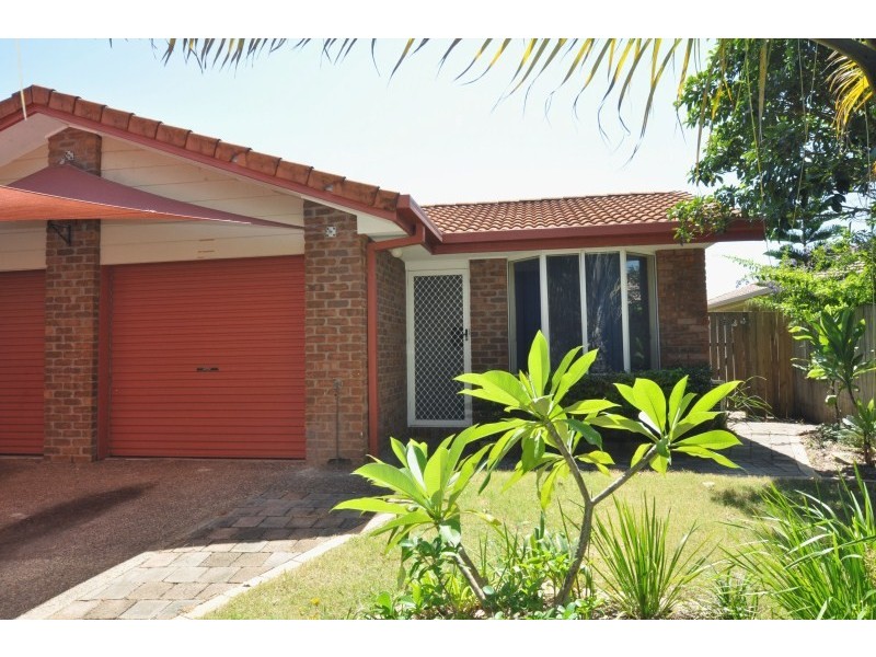 2/20 Freeman Street, Labrador QLD 4215