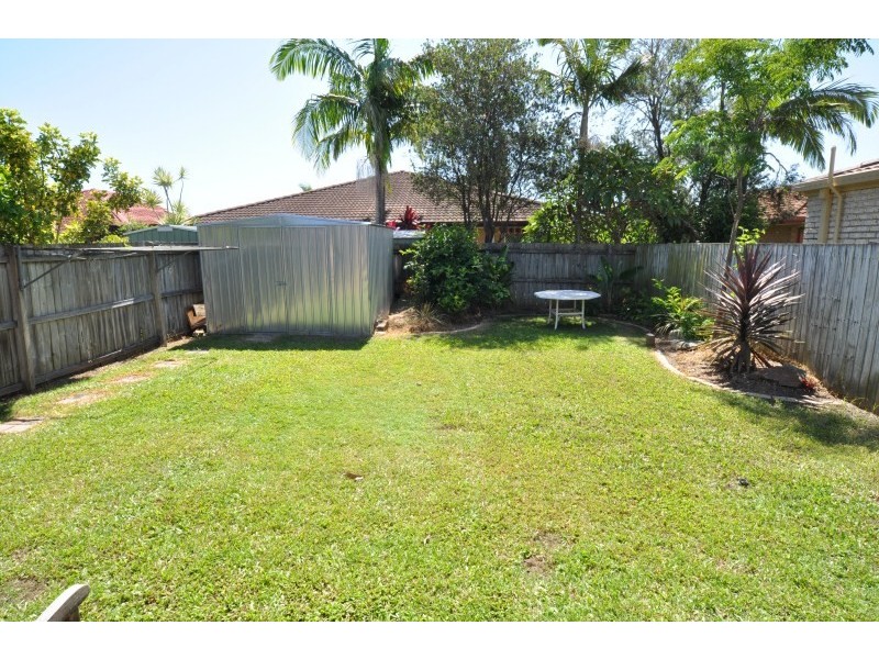 2/20 Freeman Street, Labrador QLD 4215