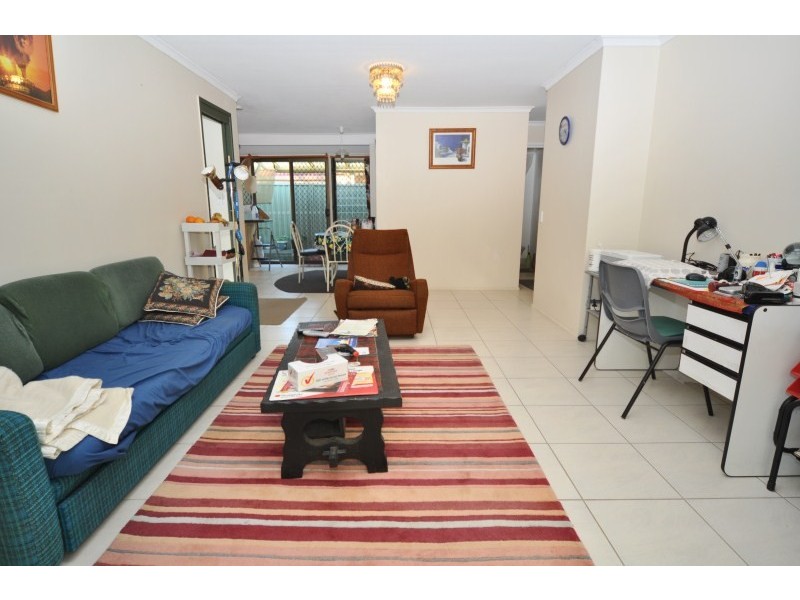 2/76 Botanical Drive, Labrador QLD 4215